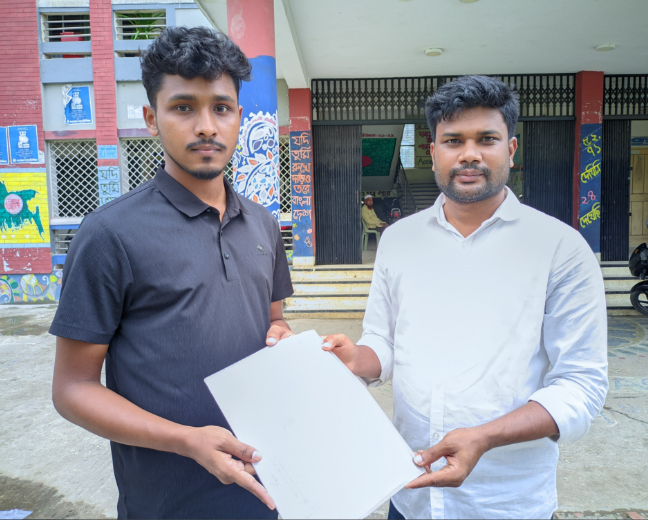 অস্বচ্ছল শিক্ষার্থীর ভর্তির দায়িত্ব নিলেন ছাত্রদল নেতা আতিকুল ইসলাম বিপ্লব