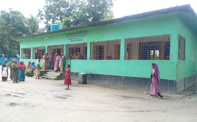 গাইবান্ধায় প্রধান শিক্ষকের বিরুদ্ধে নারী কেলেঙ্কারির অভিযোগ, তদন্তে তিন সদস্যের কমিটি
