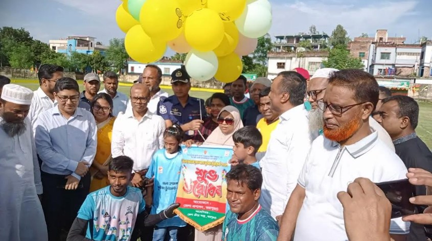 জয়পুরহাটে জেলা প্রশাসক গোল্ডকাপ ফুটবল টুর্নামেন্ট শুরু