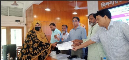 লালপুরে কৃতি শিক্ষার্থীদের মাঝে পুরস্কার বিতরণ