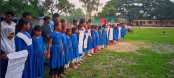 নন্দীগ্রামে বিদ্যালয়ের মাঠে বেড়া দিয়ে জবর দখলের প্রতিবাদে ছাত্র-ছাত্রীদের মানববন্ধন 