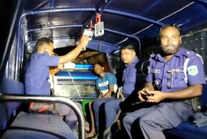 বগুড়ায় মাদক কারবারিদের হামলায় ডিবি পুলিশের একাধিক সদস্য আহত