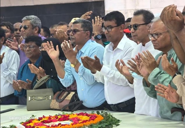 জিয়াউর রহমানের সমাধিতে নীলফামারী জেলা বিএনপির নব গঠিত কমিটির শ্রদ্ধা