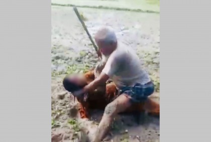 রাণীনগরে প্রকাশ্যে নারীকে পেটানোর ভিডিও ভাইরাল, তদন্তে পুলিশ