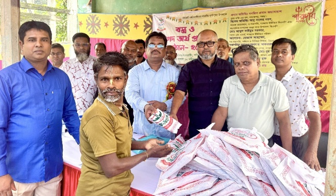শারদীয় দূর্গাপূজা উপলক্ষে বগুড়ায় 
স্বর্ণগ্রামের নগদ অর্থ ও বস্ত্র বিতরণ