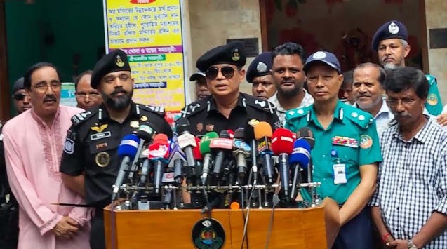 রংপুরে র‌্যাব মহাপরিচালক: পূজা মণ্ডপে আইনশৃঙ্খলা রক্ষায় মাঠে থাকবে র‌্যাব-পুলিশ ও সেনাবাহিনী