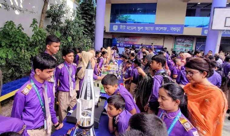 বগুড়ায় বীট মডেল স্কুল অ্যান্ড কলেজে দিনব্যাপী বিজ্ঞান মেলা — ক্ষুদে শিক্ষার্থীদের ১১৫টি প্রজেক্ট প্রদর্শন