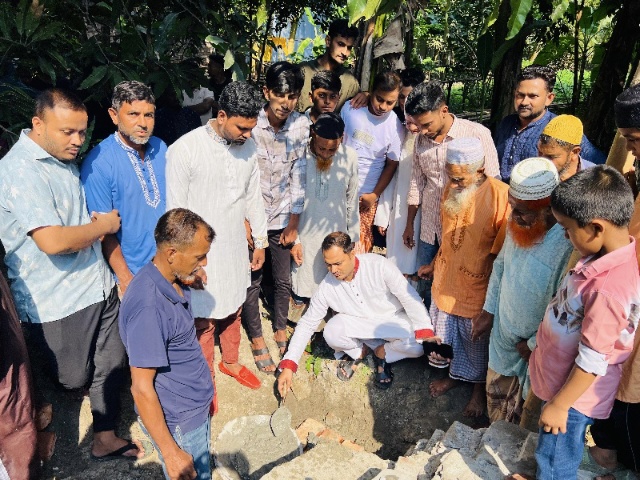 বগুড়ায় জাইমা রহমানের জন্মদিনে
মহিলাদের নামাজ ঘর নির্মানের উদ্বোধন