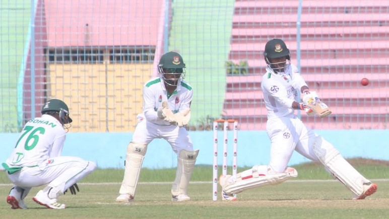 ম্যাচ জিততে রাজশাহীর প্রয়োজন ২৬৪ রান চট্টগ্রামের ৬ উইকেট