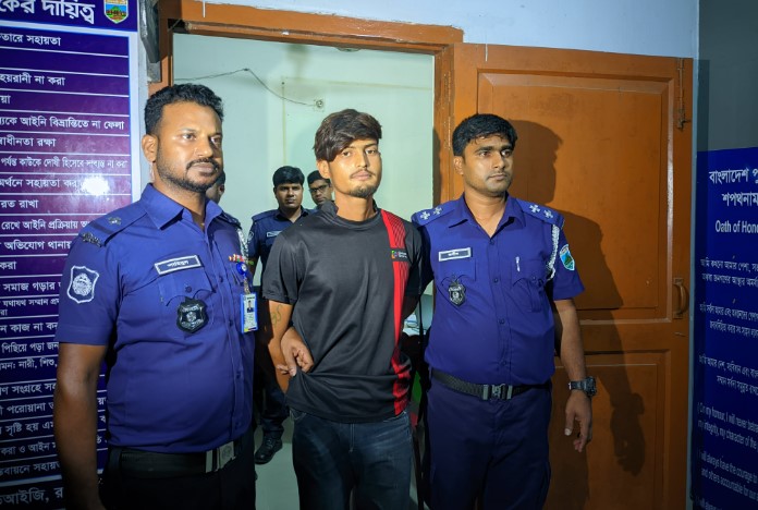 বগুড়ায় জামিনে বের হওয়া বাবাকে হত্যা করলো সৎ ছেলে