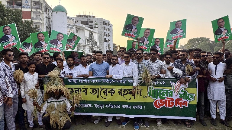 বগুড়া সদরে ধানের শীষের প্রচারণায়
তরুণ ভোটারদের গণসংযোগ ও র‍্যালী