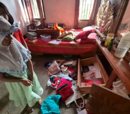 ক্ষেতলাল স্বাস্থ্য কমপ্লেক্স কোয়ার্টারে দিনে-দুপুরে চুরি