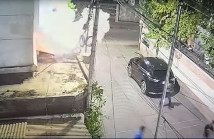 রাজধানীতে উপদেষ্টা রিজওয়ানা হাসানের বাসার সামনে ককটেল বিস্ফোরণ