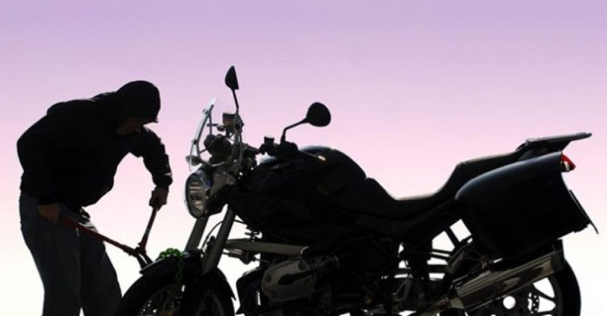 নন্দীগ্রামে জুমার নামাজ আদায়ের সময় মোটরসাইকেল চুরি  