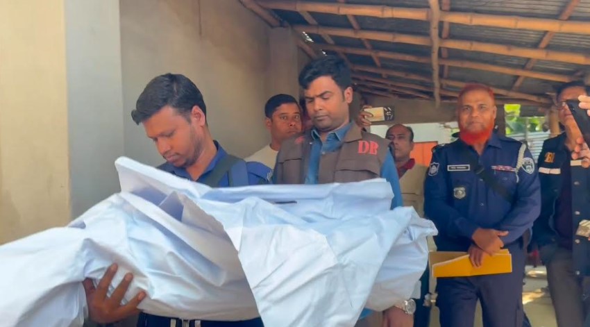 পরিকল্পিত হত্যা নাকি মায়ের আত্মহত্যা? বিছানায় পরেছিলো দুই শিশুর গলাকাটা মরদেহ, পাশে ঝুলছিলো মায়ের ঝুলন্ত মরদেহ