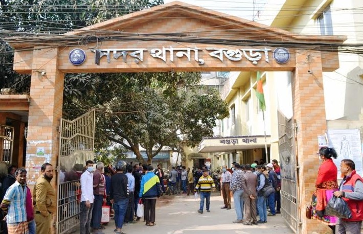 কৃষি কর্মকর্তাকে হানিট্র্যাপে ফেলে চাঁদা দাবি: বগুড়ায় দু’জনের বিরুদ্ধে চার্জশিট জমা