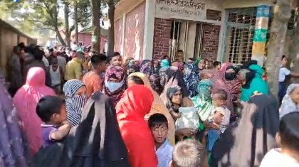 শাজাহানপুরে গৃহবধূর ঝুলন্ত মরদেহ, পাশে দুই শিশুর গলাকাটা লাশ— এলাকায় স্তব্ধতা