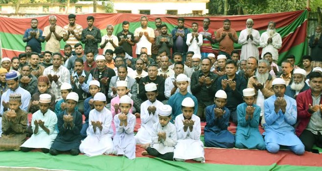 গাবতলীতে খালেদা জিয়ার সুস্থতা কামনায় পৌর বিএনপির দোয়া 