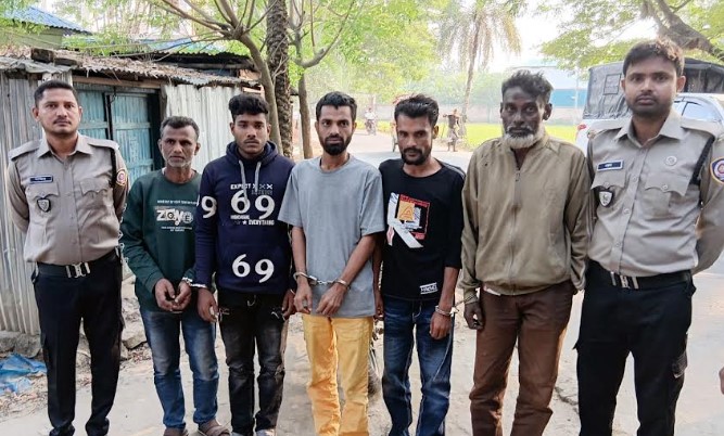 আদমদীঘিতে ৫ মাদক কারবারীর জেল জরিমানা, জব্দ করা মাদক ধংস