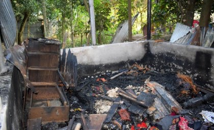 রংপুরে সিলিন্ডারের আগুনে ঘরবাড়ি পুড়ে ছাই