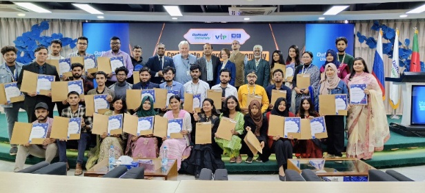 ঢাকায় ডিআইইউতে রুশ ভাষার কোর্স
সম্পন্নকারীদের মাঝে সনদপত্র বিতরণ