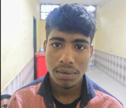 বগুড়ায় আদালত চত্বর থেকে হাতকড়া খুলে মাদক মামলার আসামির পলায়ন