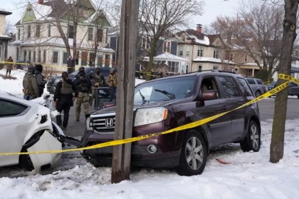আইসিই অভিযানে মার্কিন নাগরিক নারী নিহত: ঘটনার পর ট্রাম্প প্রশাসনের ‘মিথ্যার বন্যা’