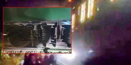 রাজশাহীতে ধুমকেতু এক্সপ্রেসের বগিতে আগুন