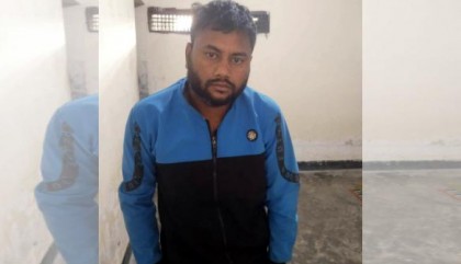 মোকামতলায় ট্রাক ডাকাতির ঘটনায় একজন আটক, হাত-পা বাঁধা অবস্থায় উদ্ধার চালক-হেলপার