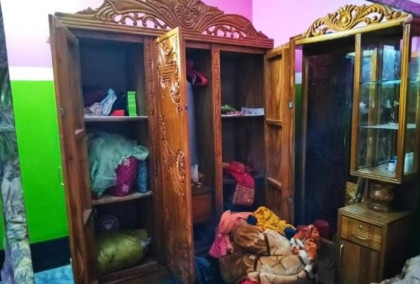 সিরাজগঞ্জের নিমগাছী এলাকায় বাড়ির  গ্রিল কেটে দুর্ধর্ষ চুরি