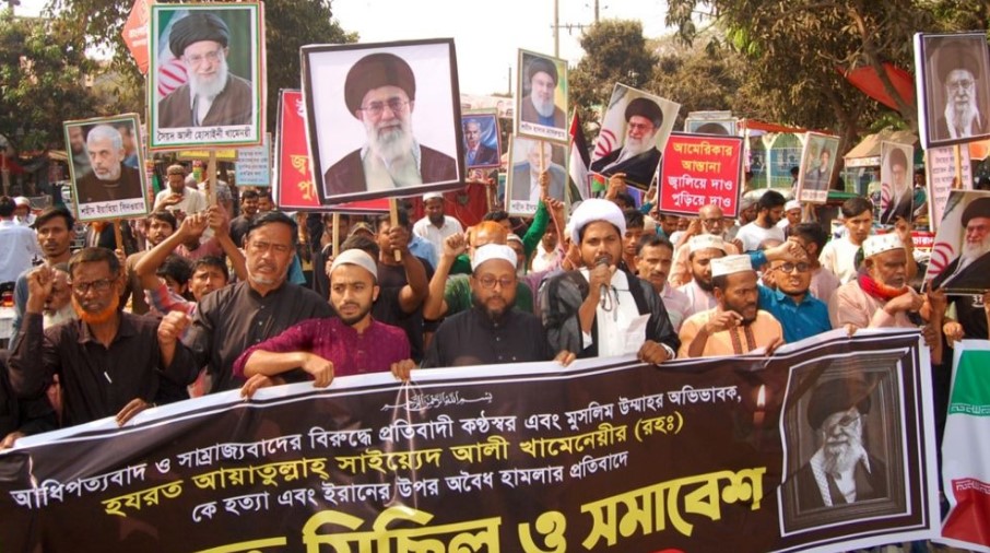 ইরানে আগ্রাসন বন্ধের দাবিতে বগুড়ায় বিক্ষোভ