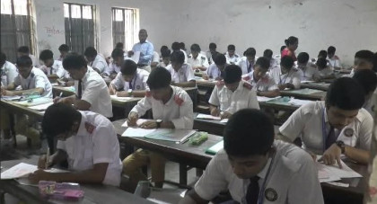 সলঙ্গায় ছাত্রদলের উদ্যোগে পরীক্ষার্থীদের পানি বিতরণ 