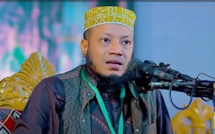 আদালতে হাজির না হওয়ায় মুফতি আমির হামজার বিরুদ্ধে গ্রেপ্তারি পরোয়ানা