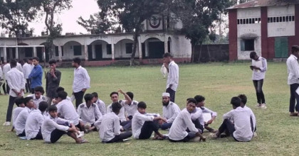 বগুড়ার সোনাতলায় এসএসসি পরীক্ষায় প্রশ্নপত্রের সেট কোডে ভুল, বিক্ষোভে ভাঙচুর