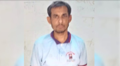দুপচাঁচিয়ায় চলন্ত বাসে নারীকে শ্লীলতাহানির অভিযোগে মুদি ব্যবসায়ী গ্রেপ্তার