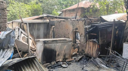 রাণীনগরে বিদ্যুতের শর্টসার্কিটের আগুনে নি:স্ব পরিবার
