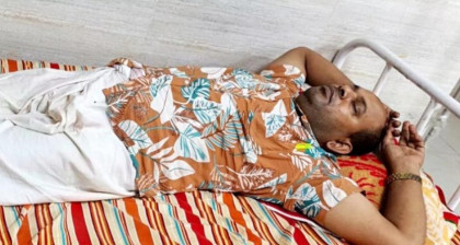 বগুড়ায় এসআইকে ছুরিকাঘাত, মামলার নথিপত্র ছিনতাই