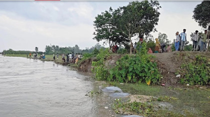 ধুনটে যমুনার ভাঙনে এক মাসে বিলীন ৫০০ বিঘা জমি, বাঁধ নিয়ে আতঙ্ক