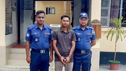 নন্দীগ্রামে গাছ ব্যবসায়ীকে গণপিটুনির পর পুলিশের কাছে সোপর্দ