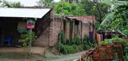 নন্দীগ্রামে সরকারি খাস জমির রাস্তা দখল, চলাচলে চরম দুর্ভোগ; ইউএনওর হস্তক্ষেপ কামনা