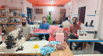 সিংড়ায় তিন বন্ধুর হাত ধরে স্বপ্নের দিগন্তে ‘অ্যাবসাইন ফ্যাশন’