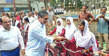 দেশে সারের সংকট নেই, আগাম কিনে আতঙ্ক না ছড়ানোর আহ্বান