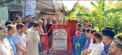 নিজে নয় নন্দীগ্রামে  শ্রমিকদের দিয়েই রাস্তা উদ্বোধন করালেন এমপি মোশারফ