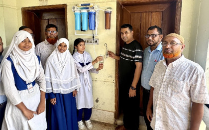 বগুড়ায় শিক্ষার্থীদের সুপেয় পানীর ব্যবস্থা 
করলেন যুবদল সম্পাদক আবু হাসান 
