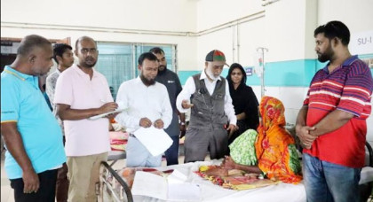 বগুড়ায় অসুস্থ অসহায় রোগীদের পাশে সাবেক এমপি লালু